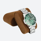 Détail des compartiments matelassés de la boîte à montres
