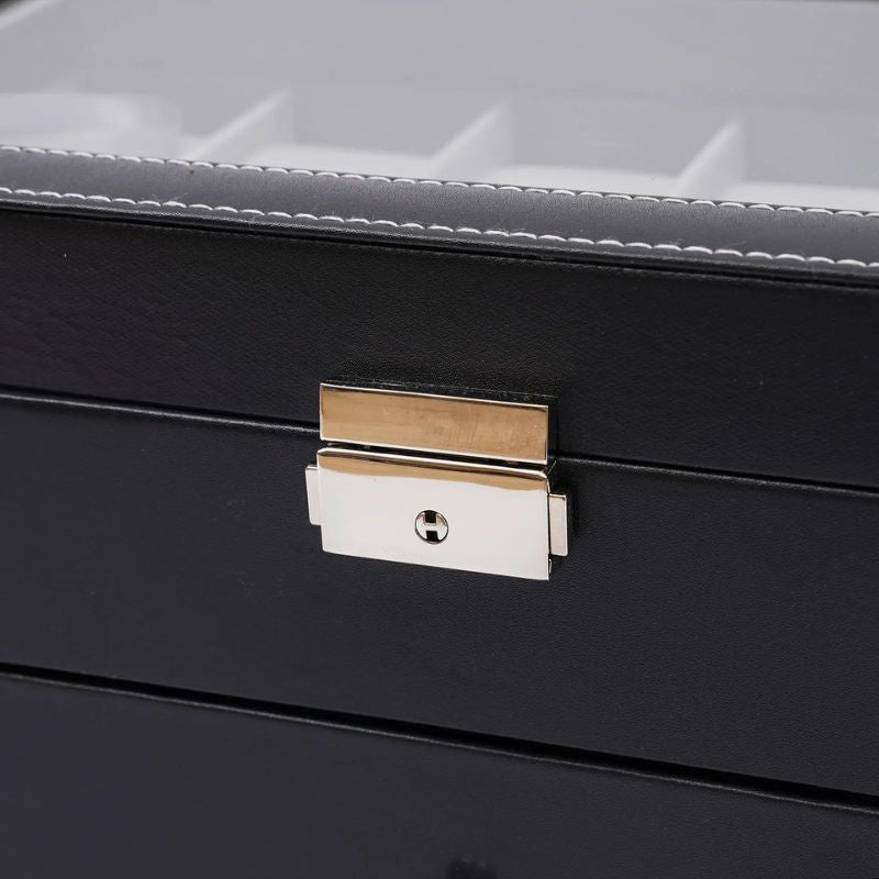 Détail de la doublure en cuir de la boîte