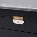 Détail de la doublure en cuir de la boîte
