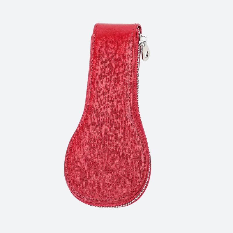 Détail du cuir Saffiano texturé de l'étui