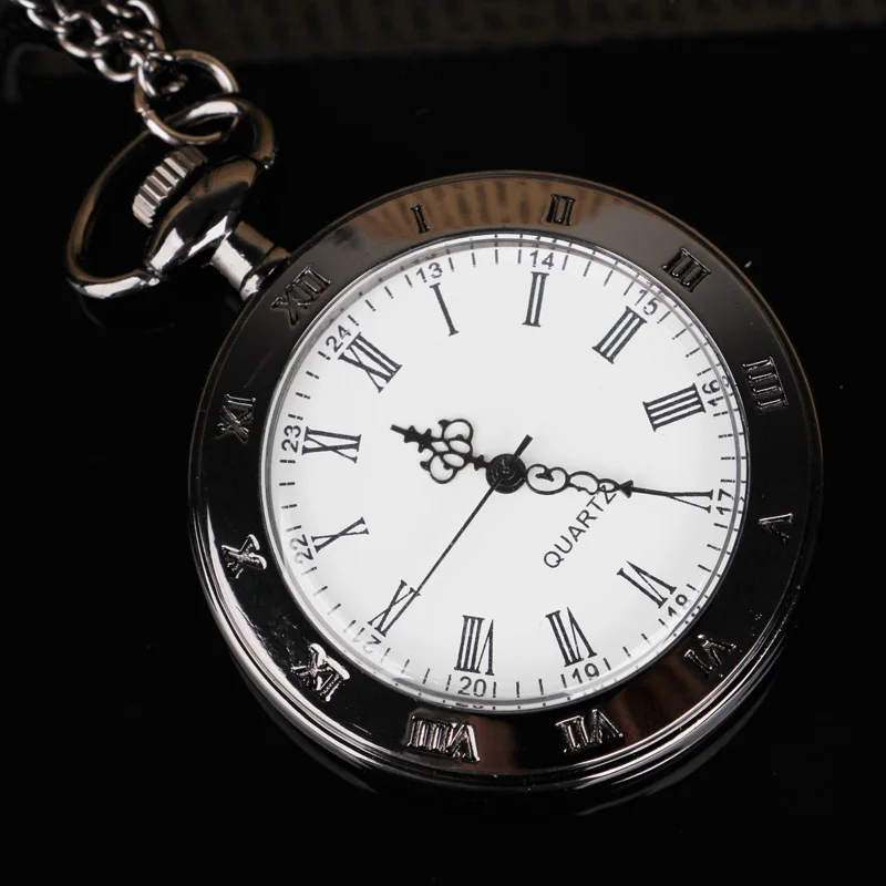 Montre à gousset femme quartz portée en collier