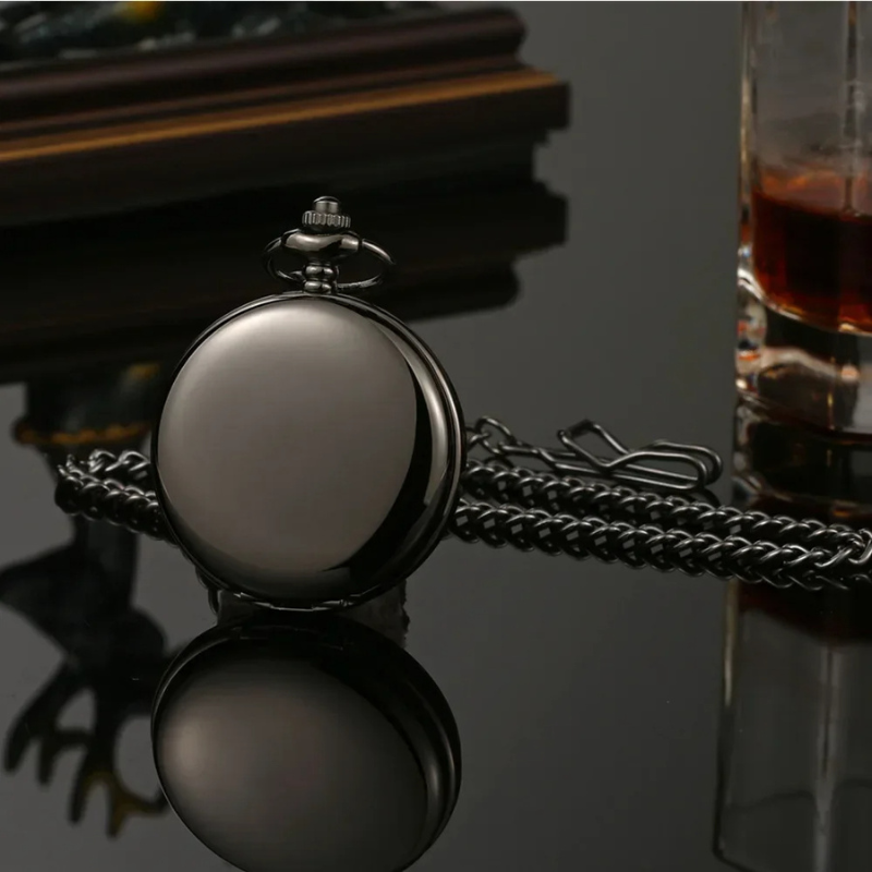 Montre à gousset squelette mécanique portée en pendentif