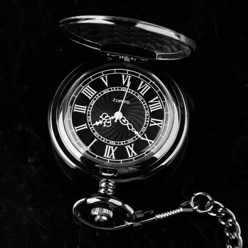 Montre à gousset homme rétro portée à la chaîne