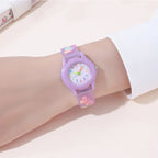 Montre apprentissage enfant fille, gros plan
