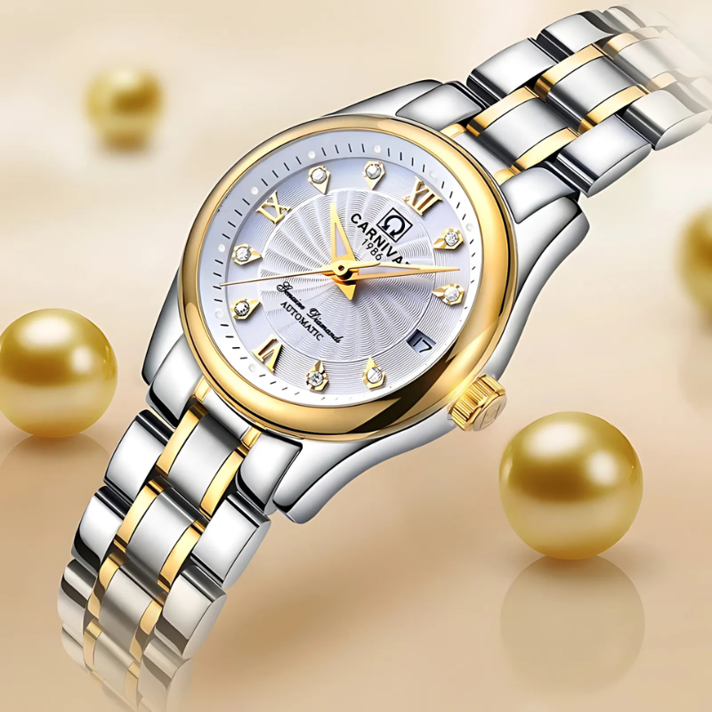 Montre automatique femme à cristaux, gros plan