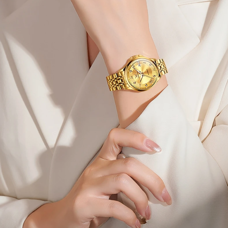 Cadran soleillé à zirconias de la montre automatique femme