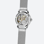 Montre automatique femme à cadran ajouré au poignet
