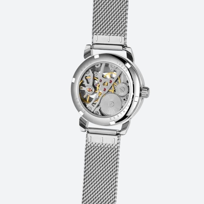 Montre automatique femme à cadran ajouré au poignet