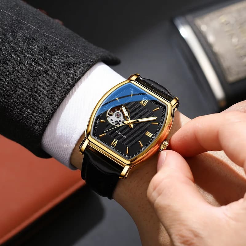 Boîtier tonneau de la montre automatique homme