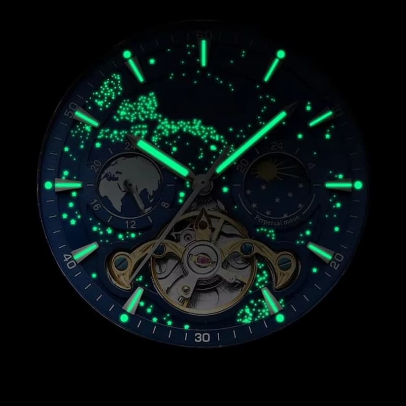 Montre automatique homme céleste au poignet