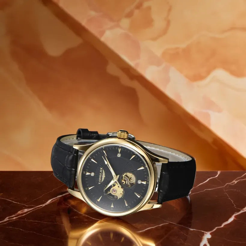 Bracelet en cuir marron de la montre automatique homme