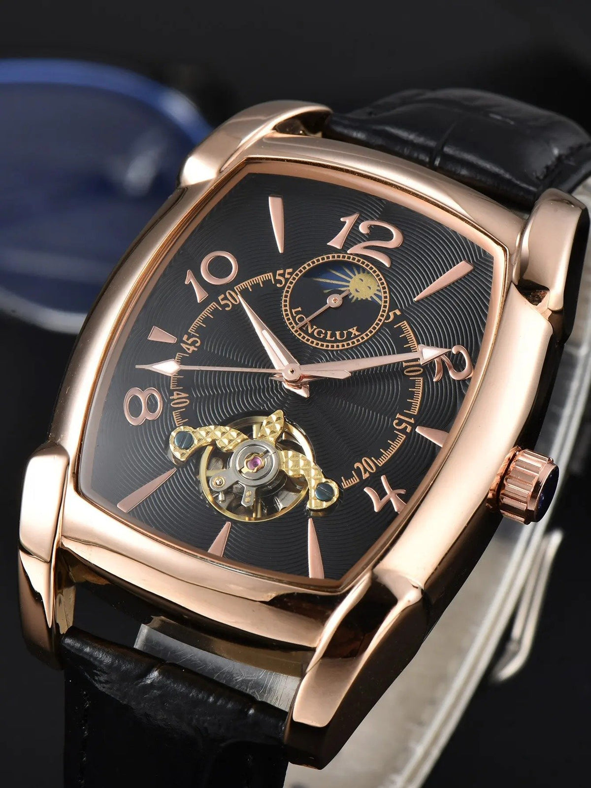 Montre automatique homme phase de lune, gros plan