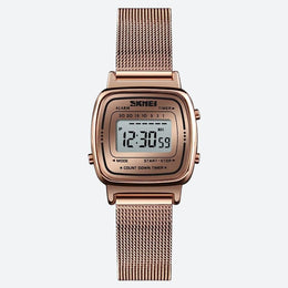 Montre Digitale Femme au Cadran Carré Métallisé