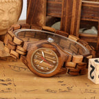 Boîtier en bambou naturel de la montre femme