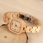 Forme carrée du boîtier de la montre en bois femme
