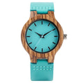 Montre en bois femme cadran turquoise boîtier naturel, vue de face