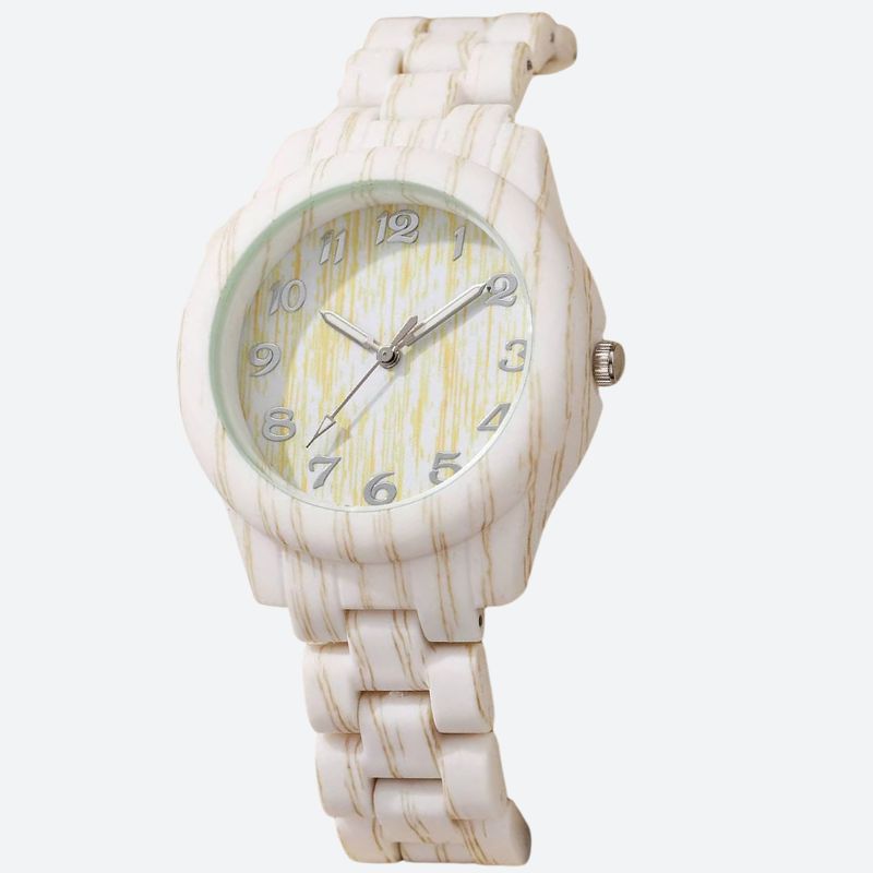 Montre en bois femme quartz décontractée, gros plan