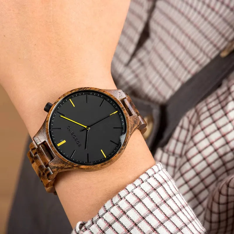 Montre en bois homme légère au poignet