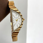 Montre Femme Élégante Quartz Cadran Triangulaire et Bracelet Rigide Ondulé - vue 5 - Montrelio