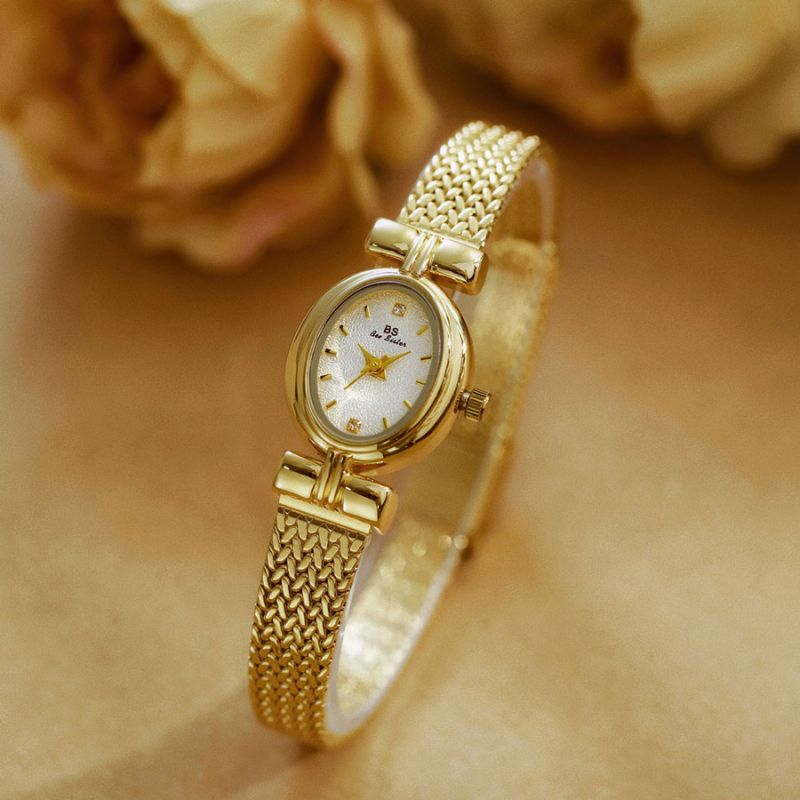 Montre Femme Élégante Quartz Petit Cadran Ovale et Bracelet Maille Tressée - vue 4 - Montrelio
