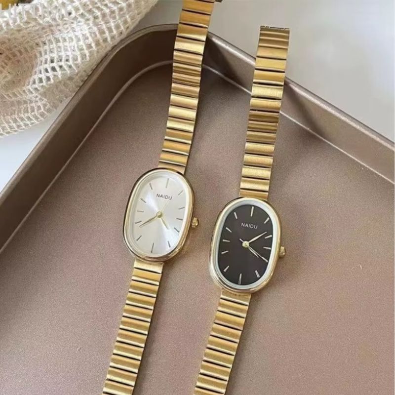 Montre Femme Ovale Dorée Quartz Bracelet Large Minimaliste - vue 4 - Montrelio