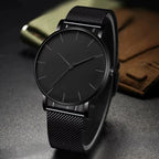 Montre Luxe Homme Noire Minimaliste - vue 5 - Montrelio