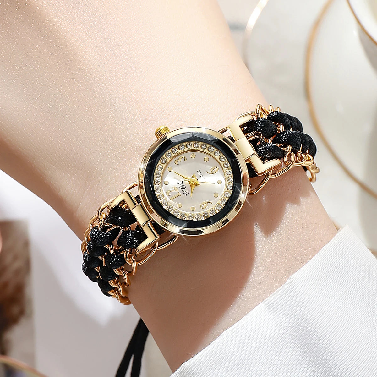 Montre Luxe Quartz Femme Bracelet Tressé Chaîne Style Mode - vue 3 - Montrelio