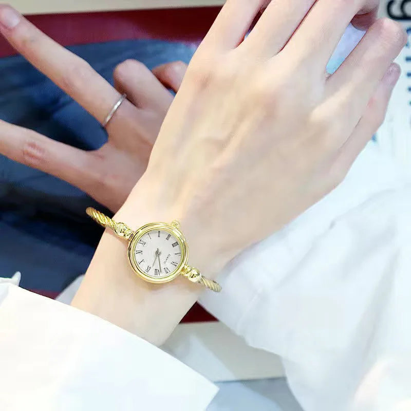 Montre Luxe Quartz Femme Jonc Torsadé Acier Style Vintage - vue 2 - Montrelio