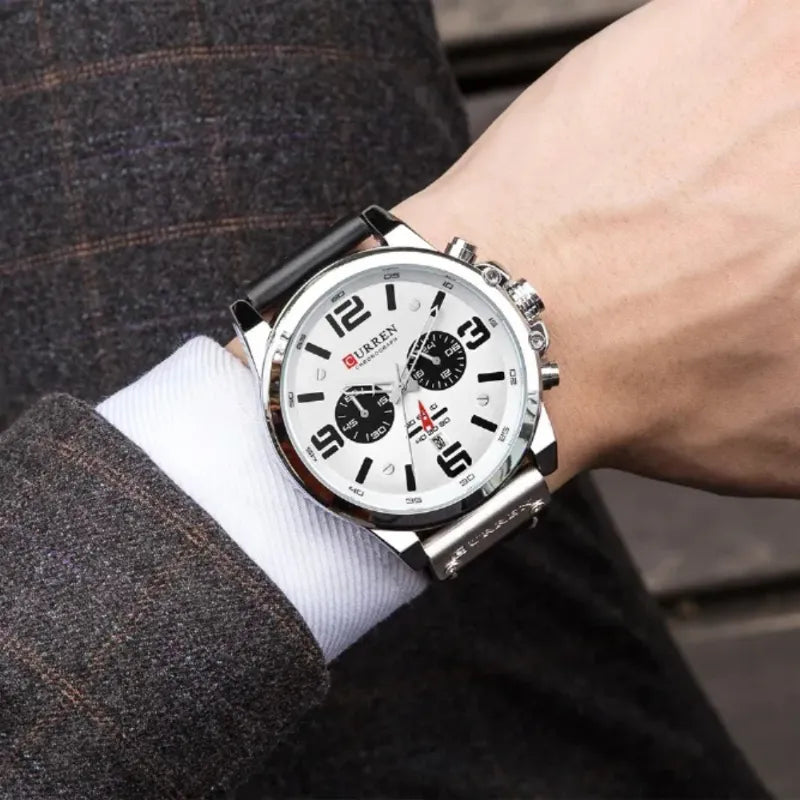 Montre militaire homme style commando, vue de profil