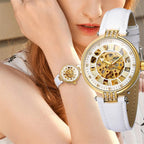 Montre squelette femme automatique, gros plan