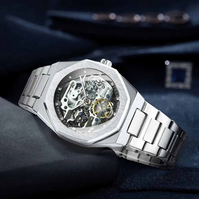 Mécanisme apparent de la montre squelette homme haut de gamme