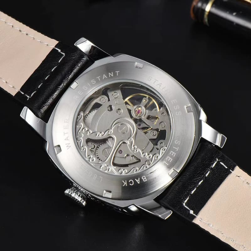 Montre Squelette Homme Automatique Design Gravé - vue 3 - Montrelio