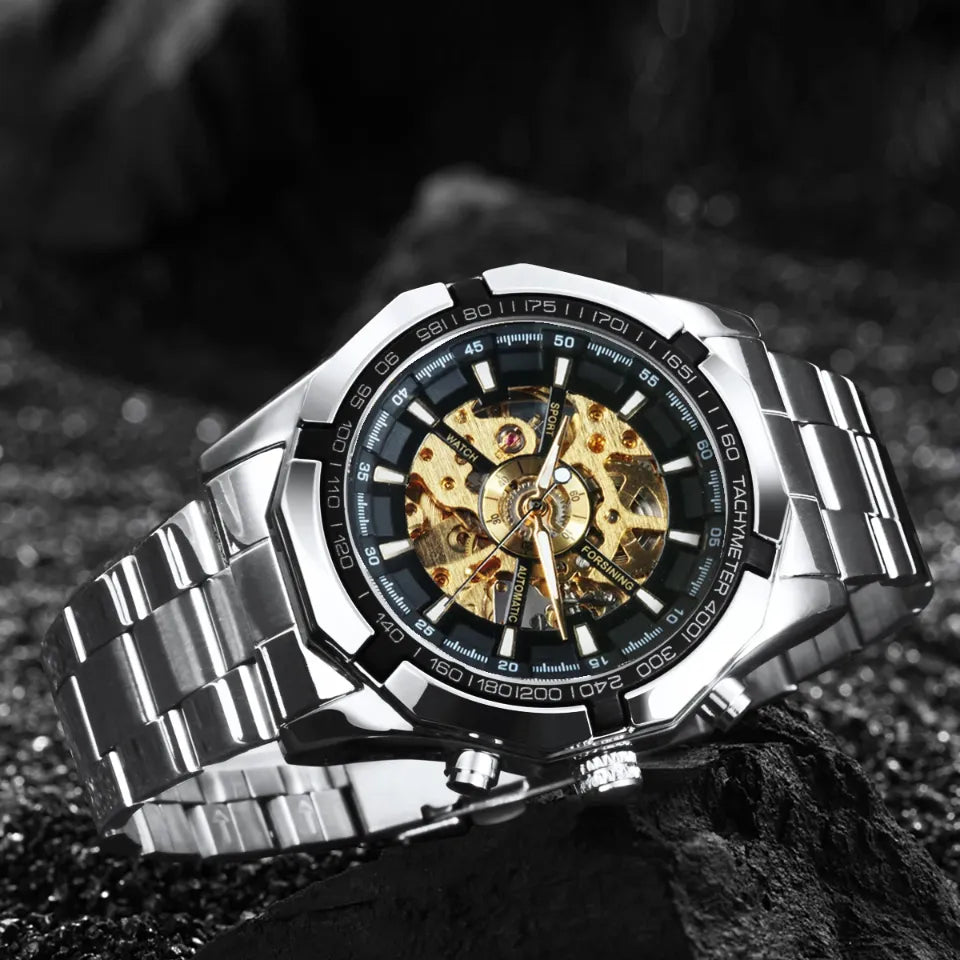 Montre squelette homme sportive au poignet