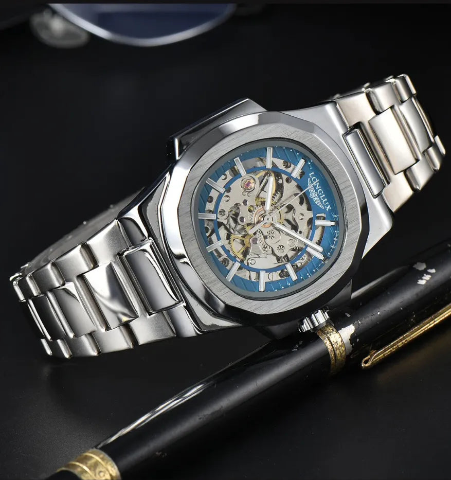 Montre squelette homme automatique, gros plan