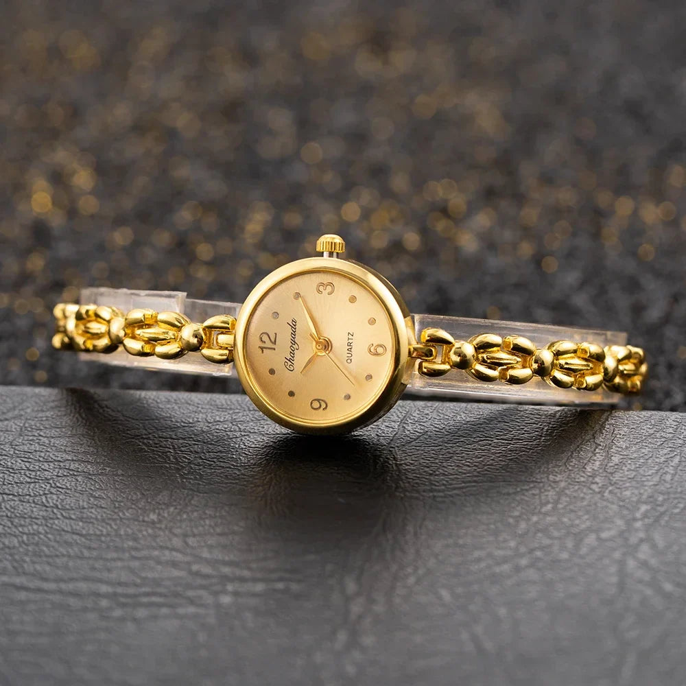 Montre Vintage Femme Bracelet Bijou Petit Cadran Rond - vue 1 - Montrelio
